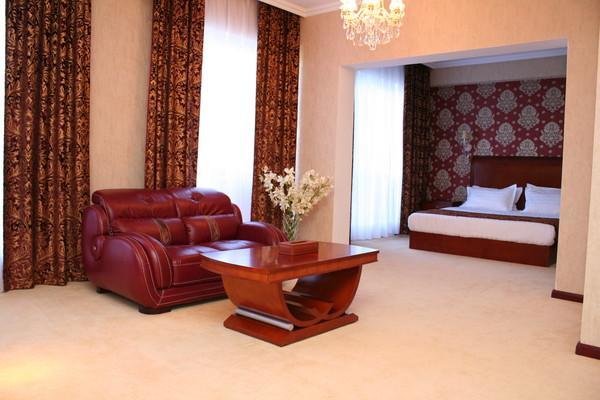 Hotel Luxurious Taraz Exterior foto